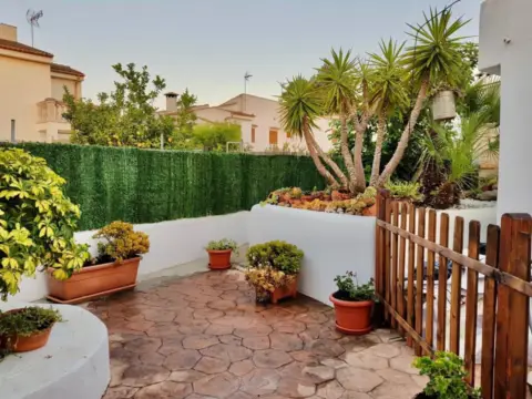 Chalet pareado en Carrer de Rodríguez de la Fuente, 1