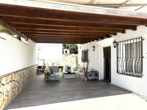 Chalet unifamiliar en Urbanización Cortijo Romero