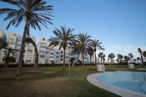 Apartamento en Urbanización de Roquetas-Las Marinas