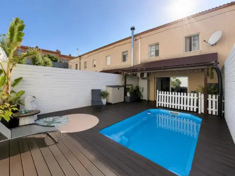 Casa pareada en calle Conchita Badia
