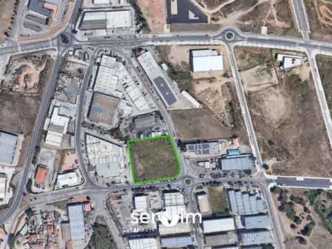 Terreno en Carrer de la Indústria, 11