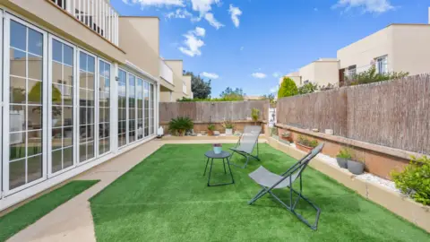 Chalet adosado en Carrer de Caraques, 12