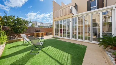 Chalet adosado en Carrer de Caraques, 12