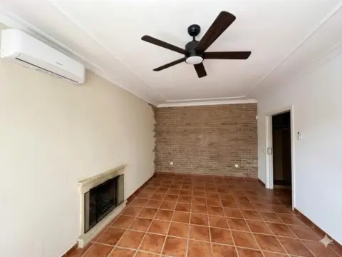 Chalet pareado en calle Antonio Mairena, 150