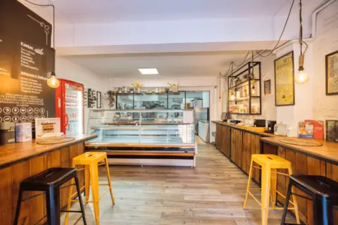Local comercial en calle de Eolo