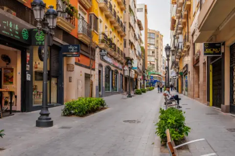 Local comercial en calle de Castaños