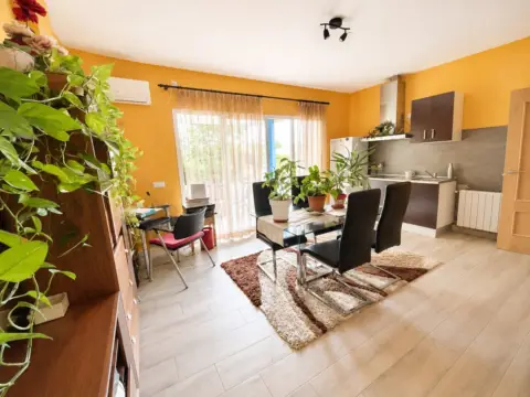 Chalet adosado en calle Mendo