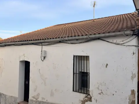 Casa en calle de Narciso Castañeda, 6