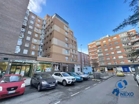 Piso en calle de Margarita Xirgú, 2