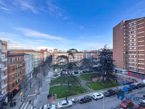 Piso en calle de Margarita Xirgú, 2