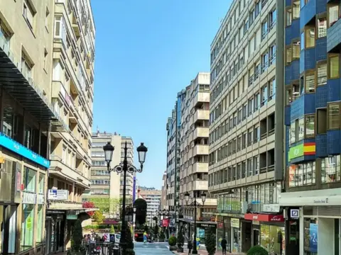 Garaje en calle de José Posada Herrera