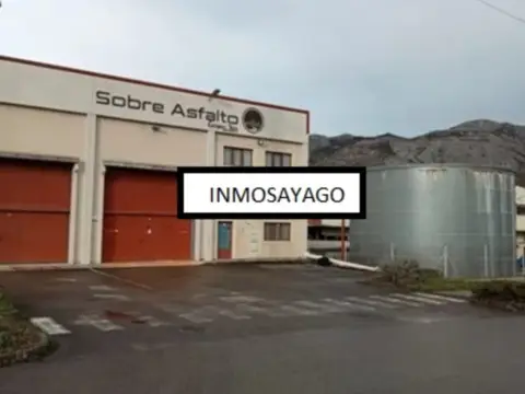 Nave comercial en calle de Alfonso Álvarez Miranda