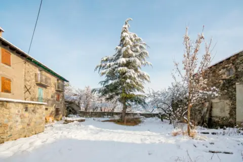 Chalet rústico en calle Odeillo, nº 18