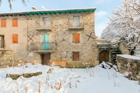 Chalet rústico en calle Odeillo, nº 18