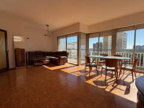 Piso en Carrer de González Tablas