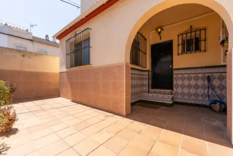 Casa pareada en calle de la Carabela La Pinta