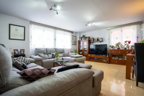 Chalet pareado en Carrer Mossèn Vicent Mussoles, 12