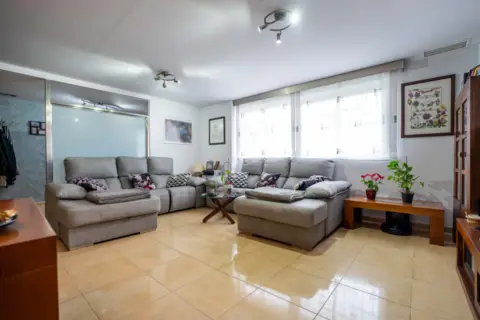 Chalet pareado en Carrer Mossèn Vicent Mussoles, 12