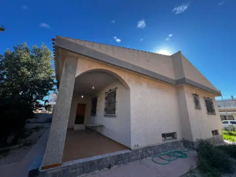 Chalet en calle de Antonio Reverte