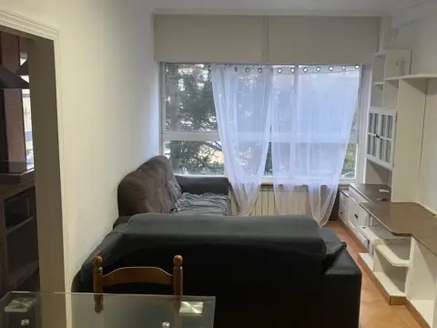 Piso en calle de la Armada Española