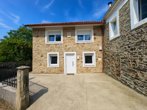 Chalet adosado en calle de las Covas