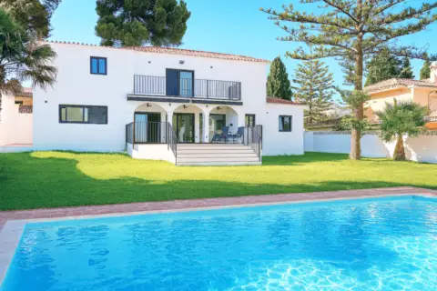 Casa unifamiliar en calle Palomas del Coto, 16