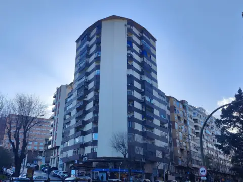 Piso en Avenida de Andalucía