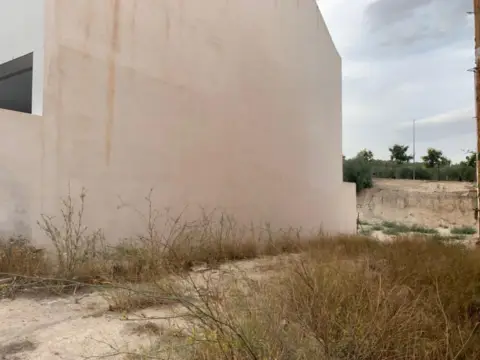 Terreno en calle del Roble