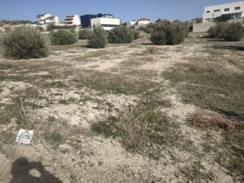 Terreno en calle de los Jilgueros