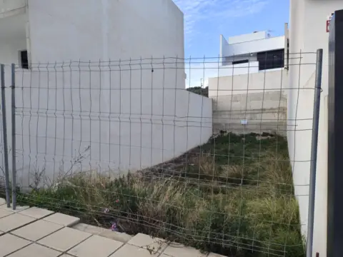 Terreno en calle del Roble