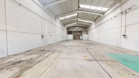 Nave industrial en calle Albanchez de Magina