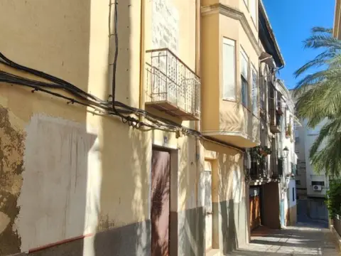 Casa adosada en calle de las Novias