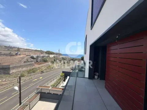 Piso en calle del Velero, 25