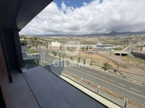 Piso en calle del Velero, 25