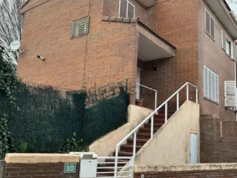 Chalet adosado en calle de Luquetto