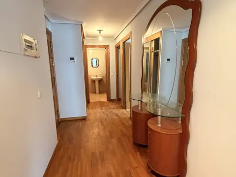 Apartamento en calle de los Laureles
