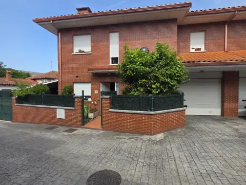 Chalet pareado en Barrio de Puente San Miguel