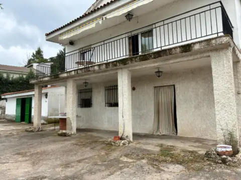 Chalet unifamiliar en calle Río Henares, 467