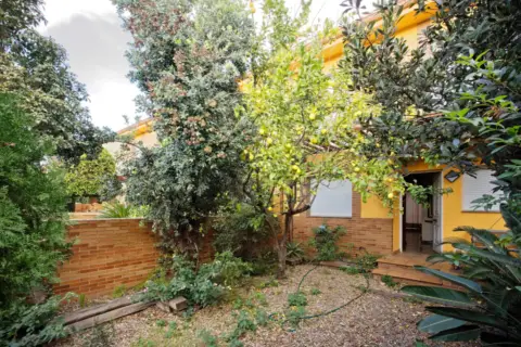 Chalet pareado en Carrer de Treviso, 8