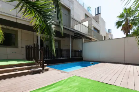 Chalet pareado en calle del Sombrero de Copa