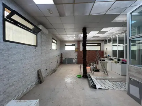 Nave comercial en Avenida de la Ciudad de Barcelona