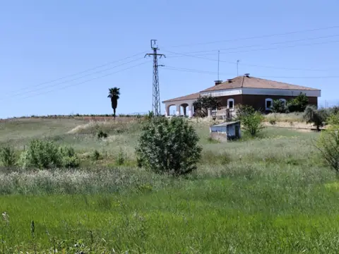 Chalet adosado en Los Montitos-Carretera de Sevilla