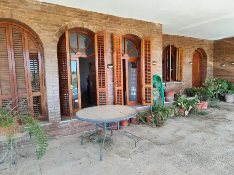 Chalet adosado en Los Montitos-Carretera de Sevilla
