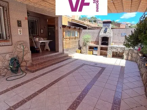 Chalet unifamiliar en Cazalegas