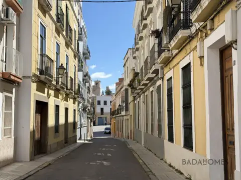 Piso en calle de Melchor de Évora