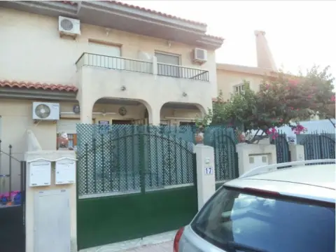 Chalet adosado en calle de las Islas Mauricio, 1