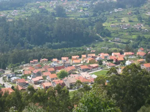 Chalet unifamiliar en Louredo (San Salvador)