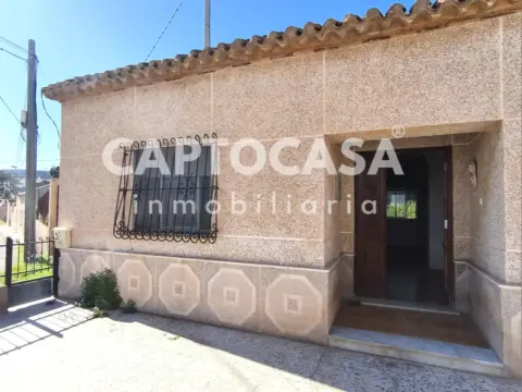 Chalet rústico en calle Mayor