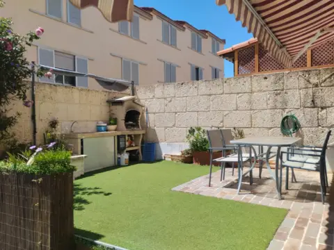 Chalet adosado en calle Volcán Tahiche