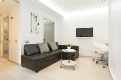 Apartamento en calle de la Virgen de los Desamparados